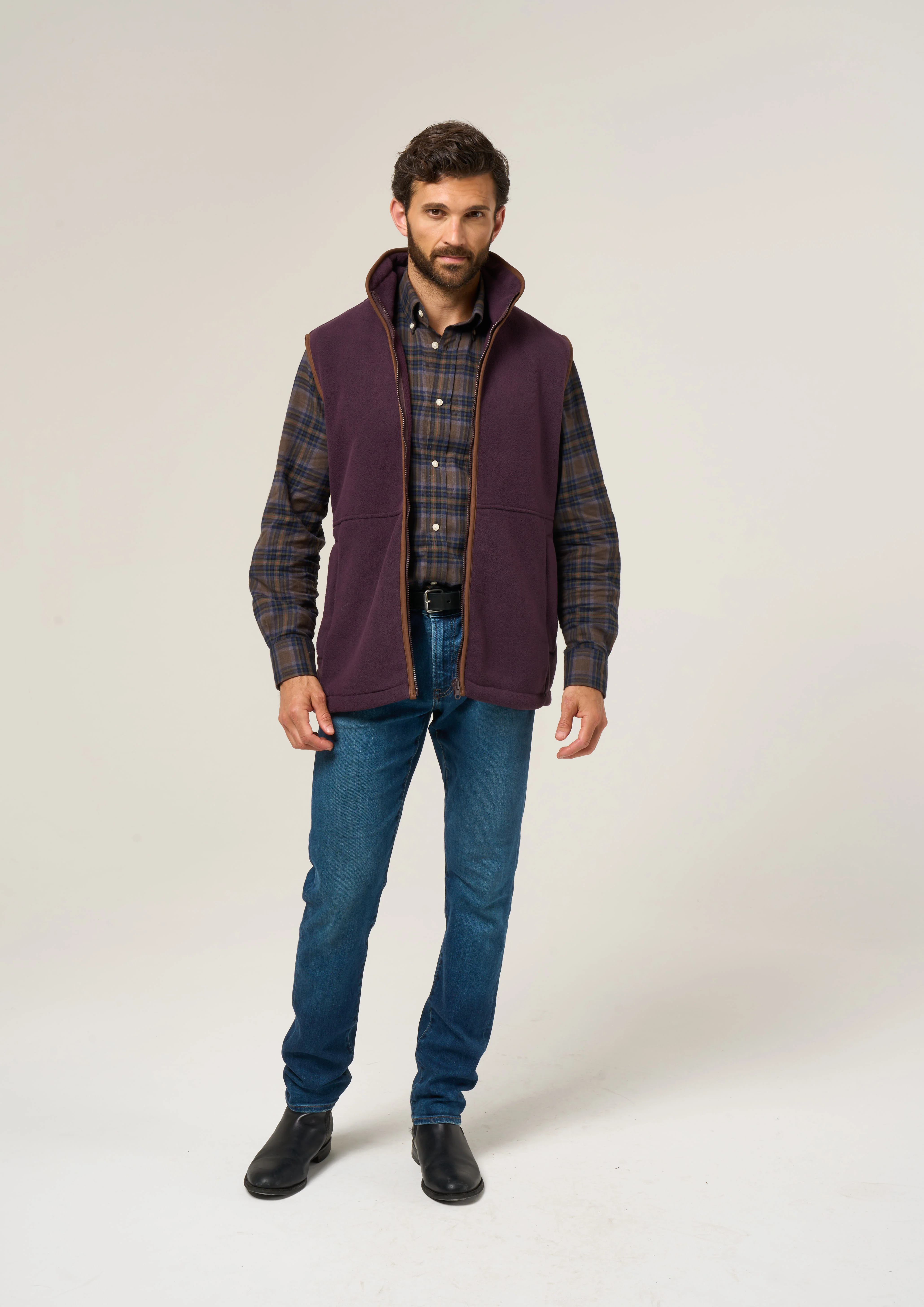 Aylsham Men's Fleece Gilet In Plum - Regular Fit - Image 3