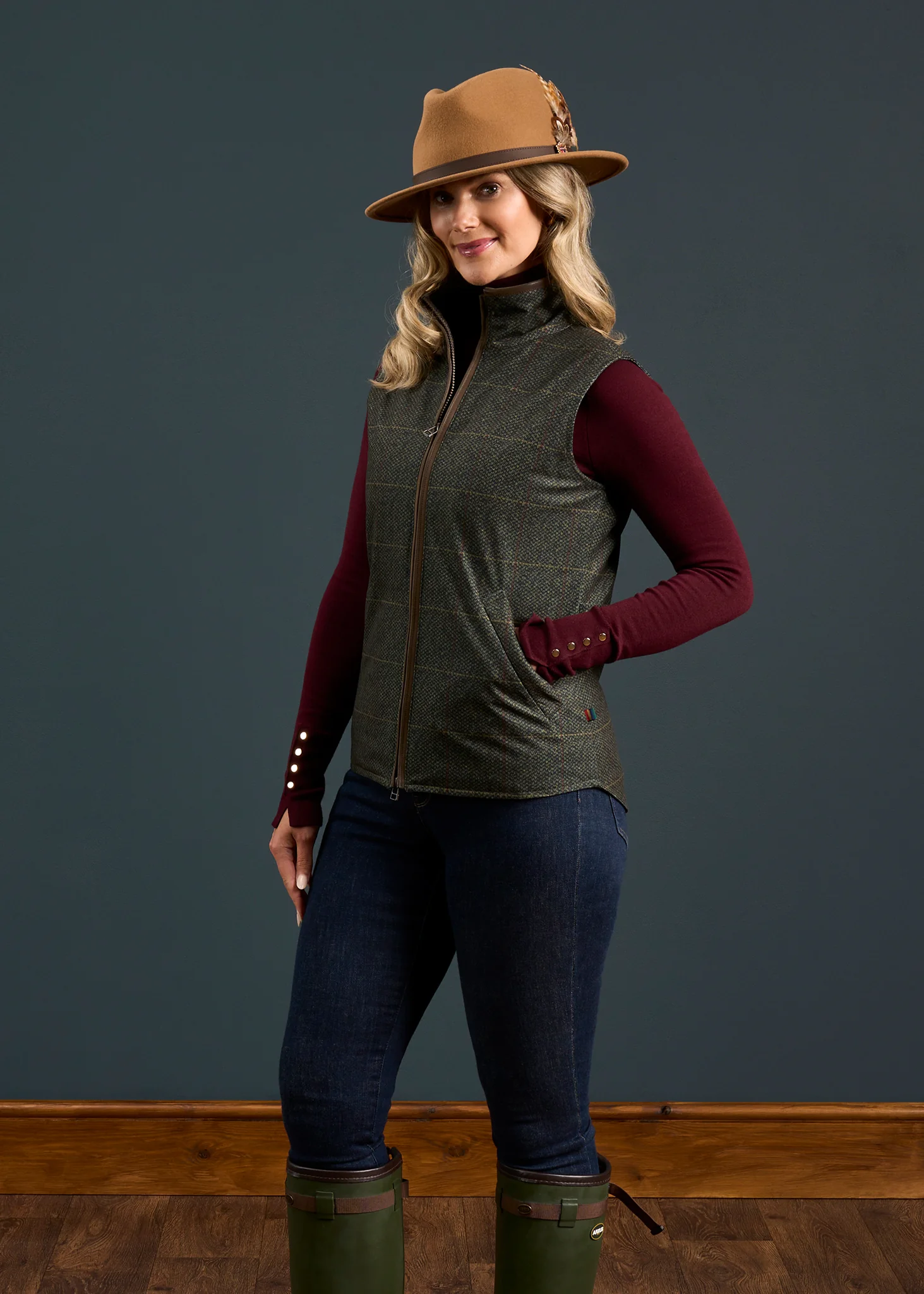 Didsmere Ladies Technical Tweed Effect Gilet In Myrtle - Regular Fit - Image 3