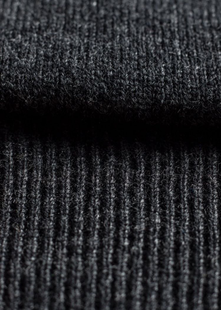 Hampshire Men's Lambswool Jumper in Charcoal - Classic Fit - Image 3