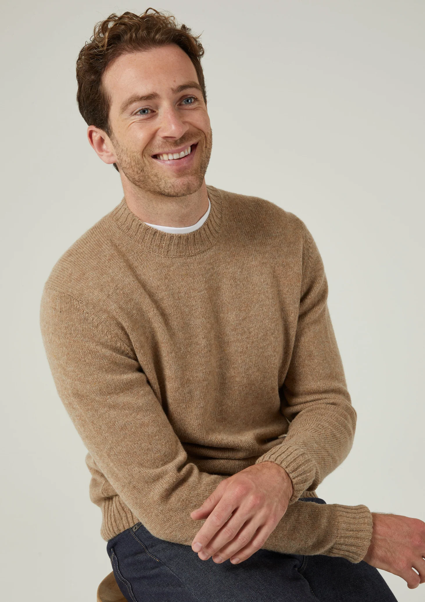 Kinnadie Supersoft Shetland Jumper In Pale Oak - Regular Fit - Image 5