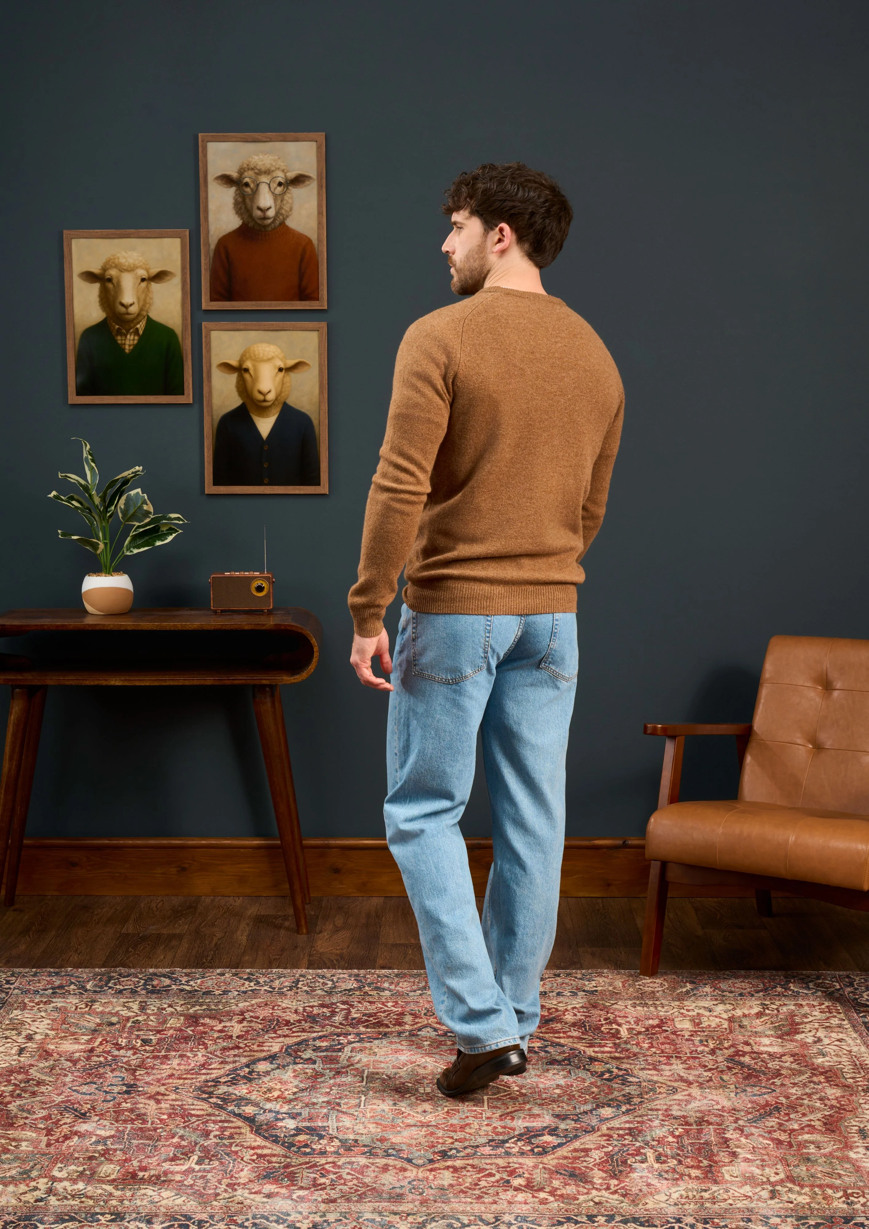 Lenzie Men's Lambswool Jumper In Driftwood - Regular Fit - Image 4