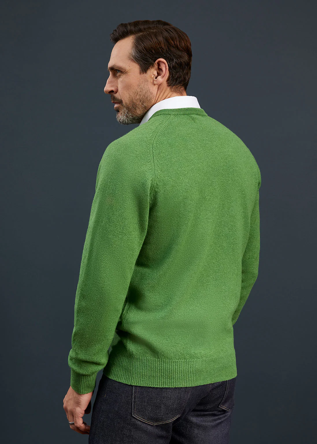 Men's Lambswool Vee Neck Jumper in Green - Classic Fit - Image 4