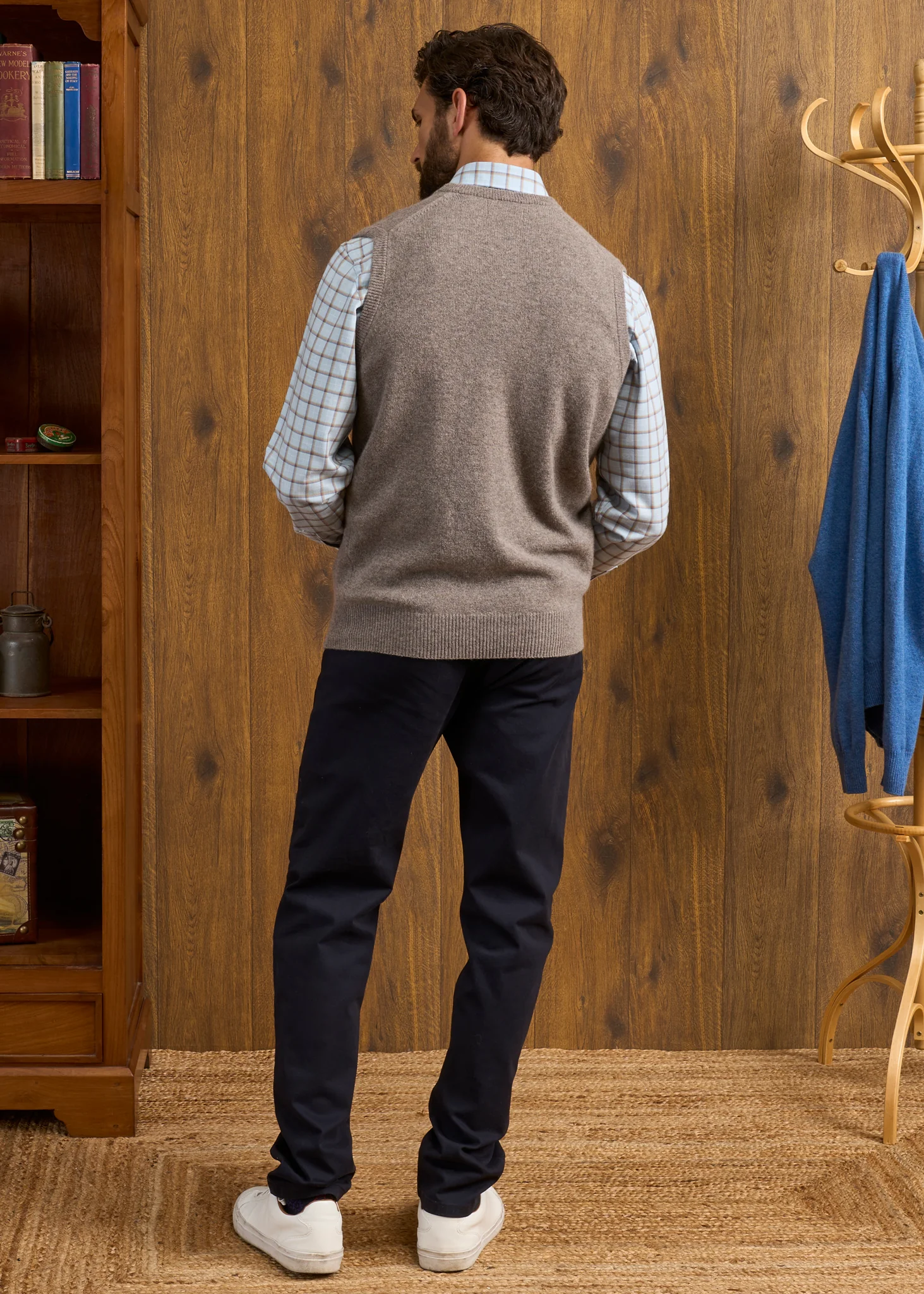 Norfolk Men's Lambswool Slipover in Vole - Classic Fit - Image 5