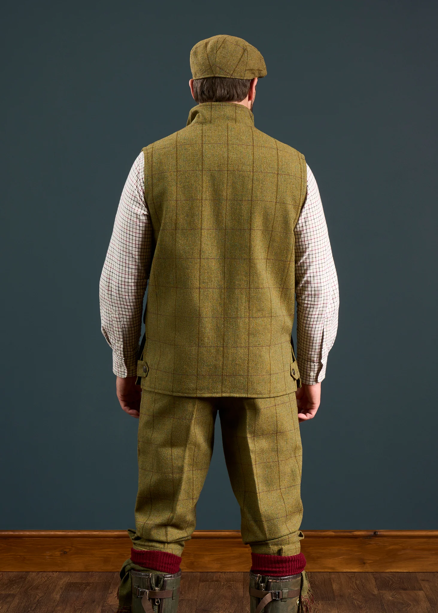 Rutland Men's Tweed Water Repellent Shooting Waistcoat in Lichen  -  Shooting Fit - Image 4