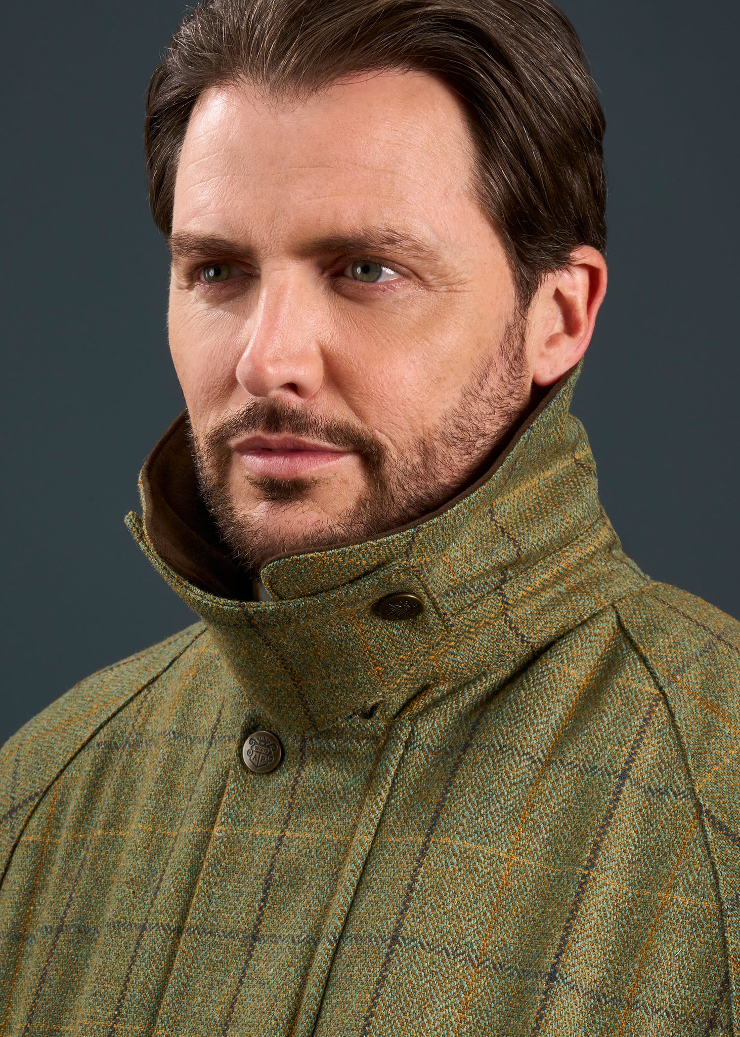 Rutland Men's Tweed Waterproof Shooting Coat in Dark Moss  -  Regular Fit - Image 5