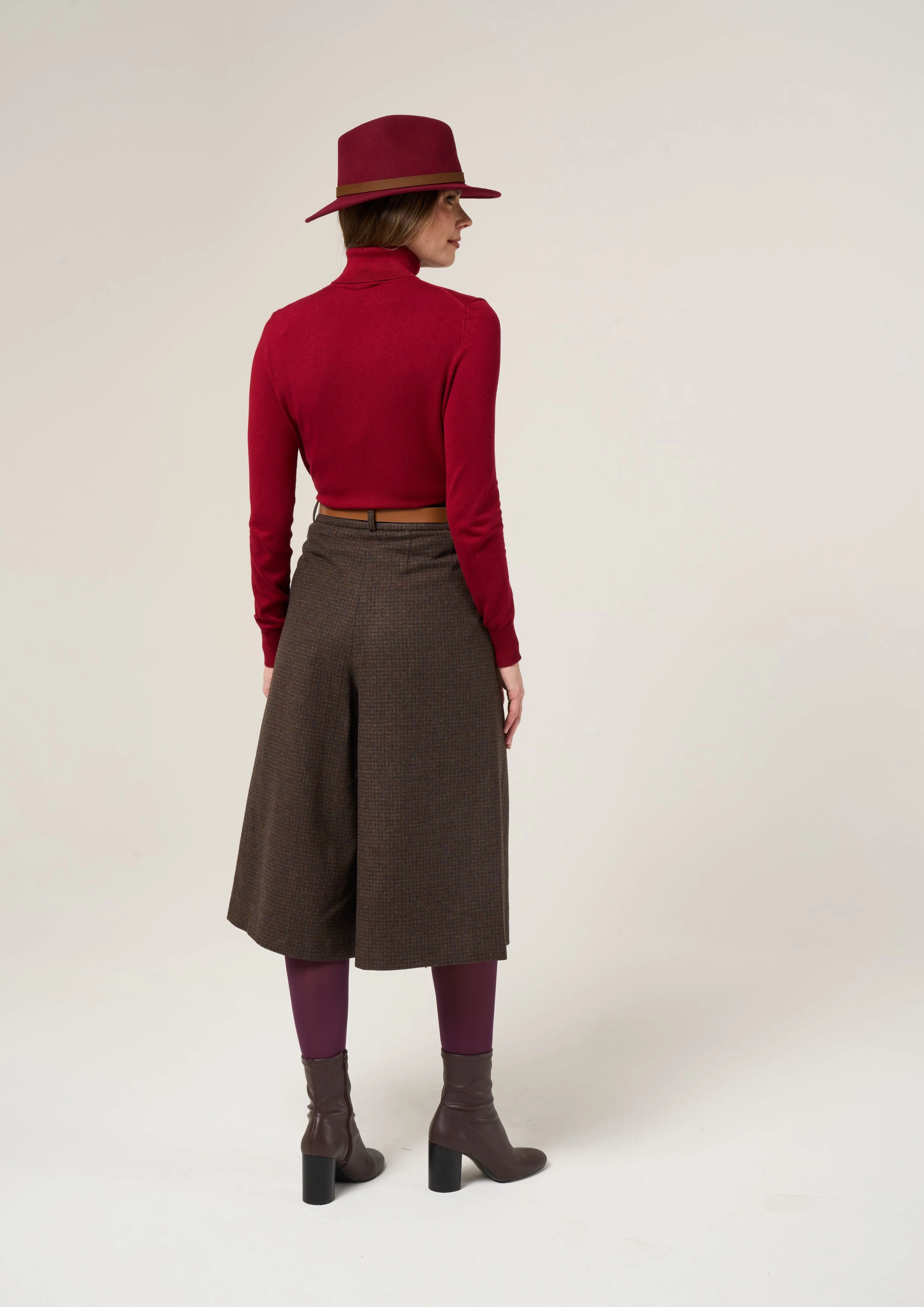Surrey Ladies Tweed Water Repellent Culottes in Bramble  -  Regular Fit - Image 4
