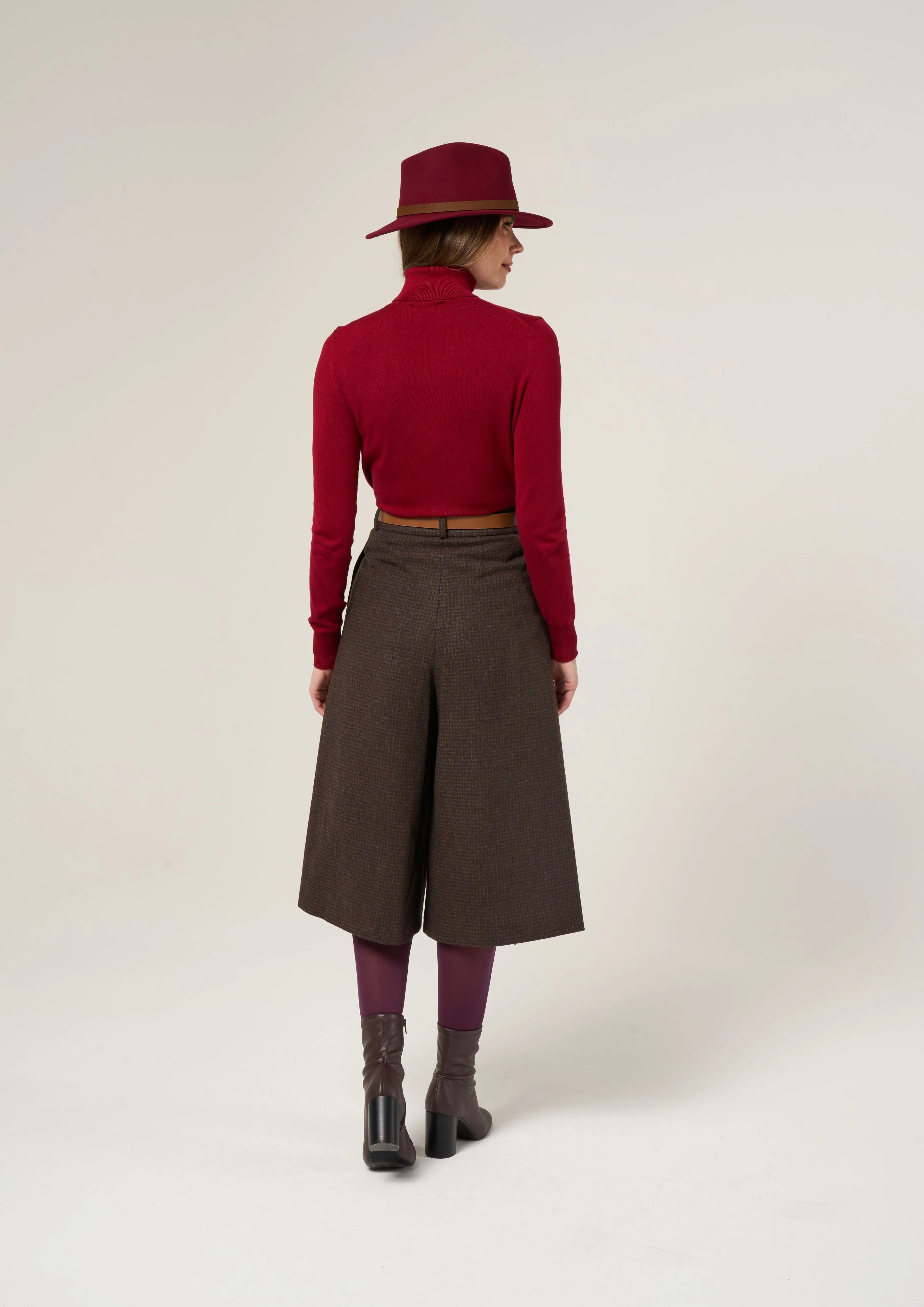 Surrey Ladies Tweed Water Repellent Culottes in Bramble  -  Regular Fit - Image 7